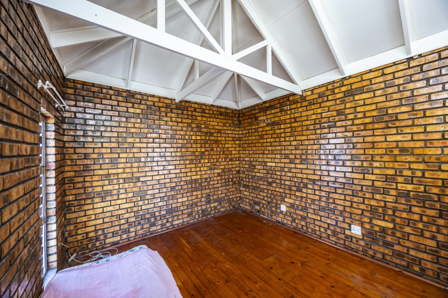 6 Bedroom Property for Sale in Quigney Eastern Cape